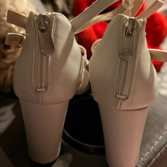 Adrienne Vittadini
Women’s Nanda Ankle Strap Pump Heels Womens 7.5 - Picture 4 of 7